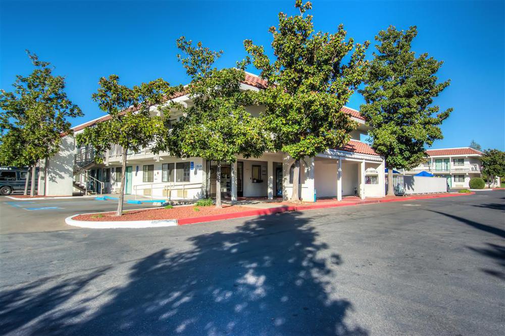 Motel 6-Redding, Ca - South المظهر الخارجي الصورة