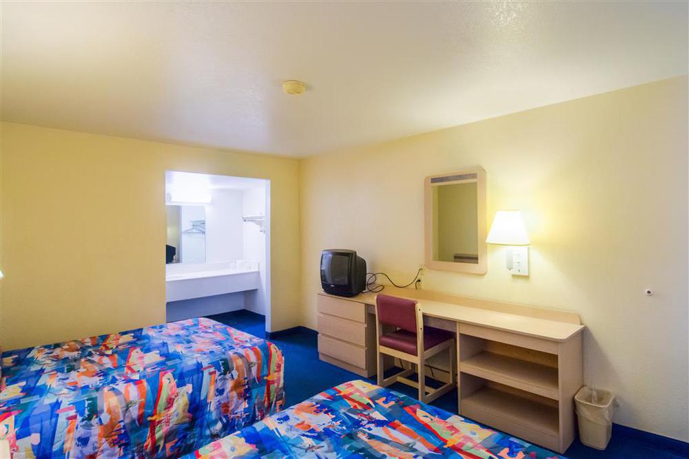 Motel 6-Redding, Ca - South الغرفة الصورة