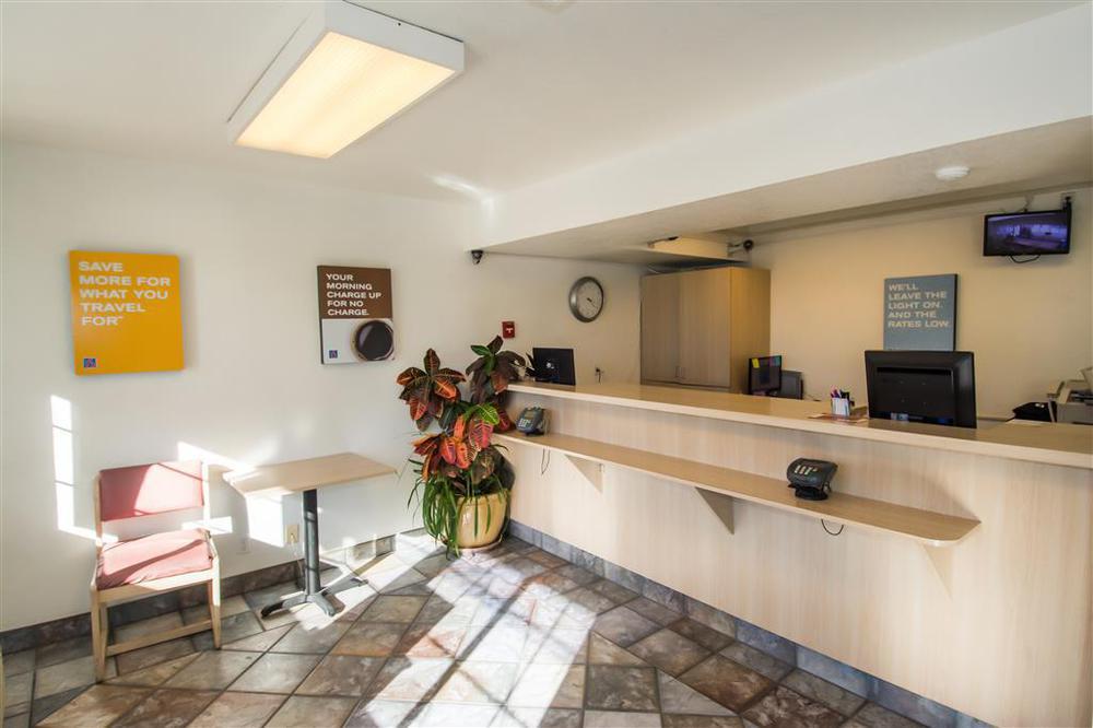 Motel 6-Redding, Ca - South المظهر الداخلي الصورة