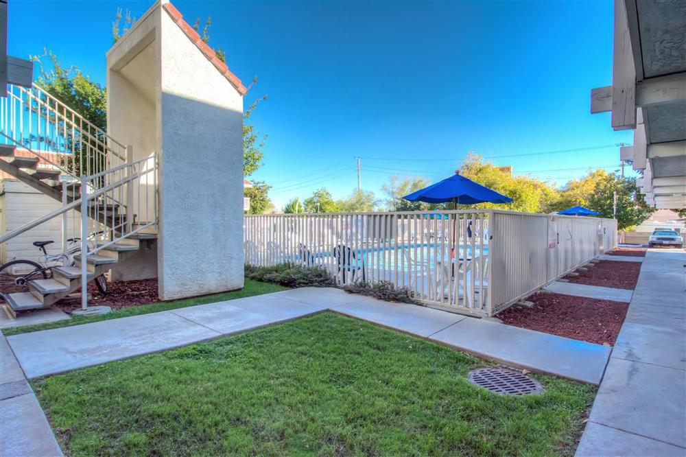 Motel 6-Redding, Ca - South المظهر الخارجي الصورة