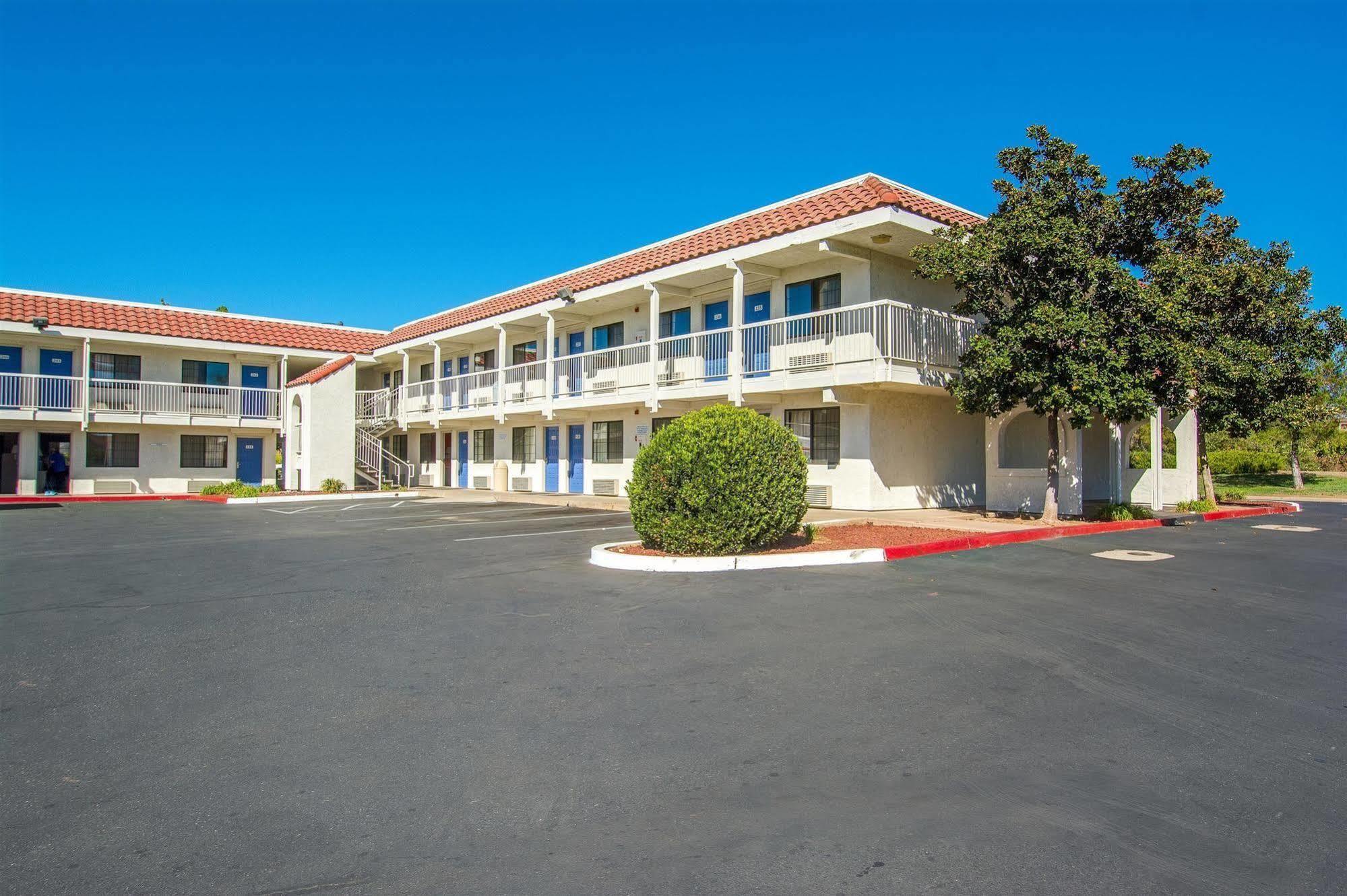 Motel 6-Redding, Ca - South المظهر الخارجي الصورة