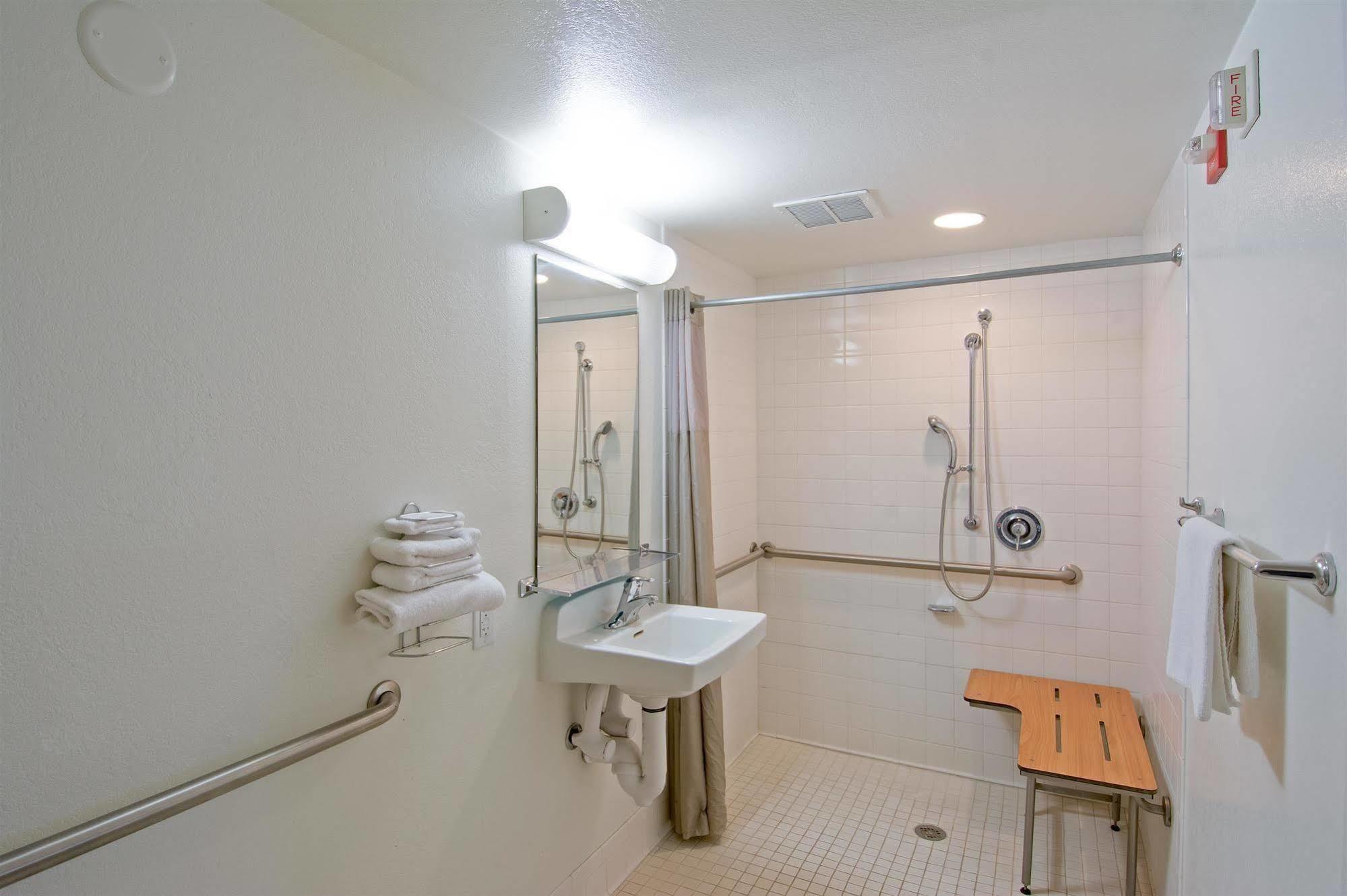 Motel 6-Redding, Ca - South المظهر الخارجي الصورة