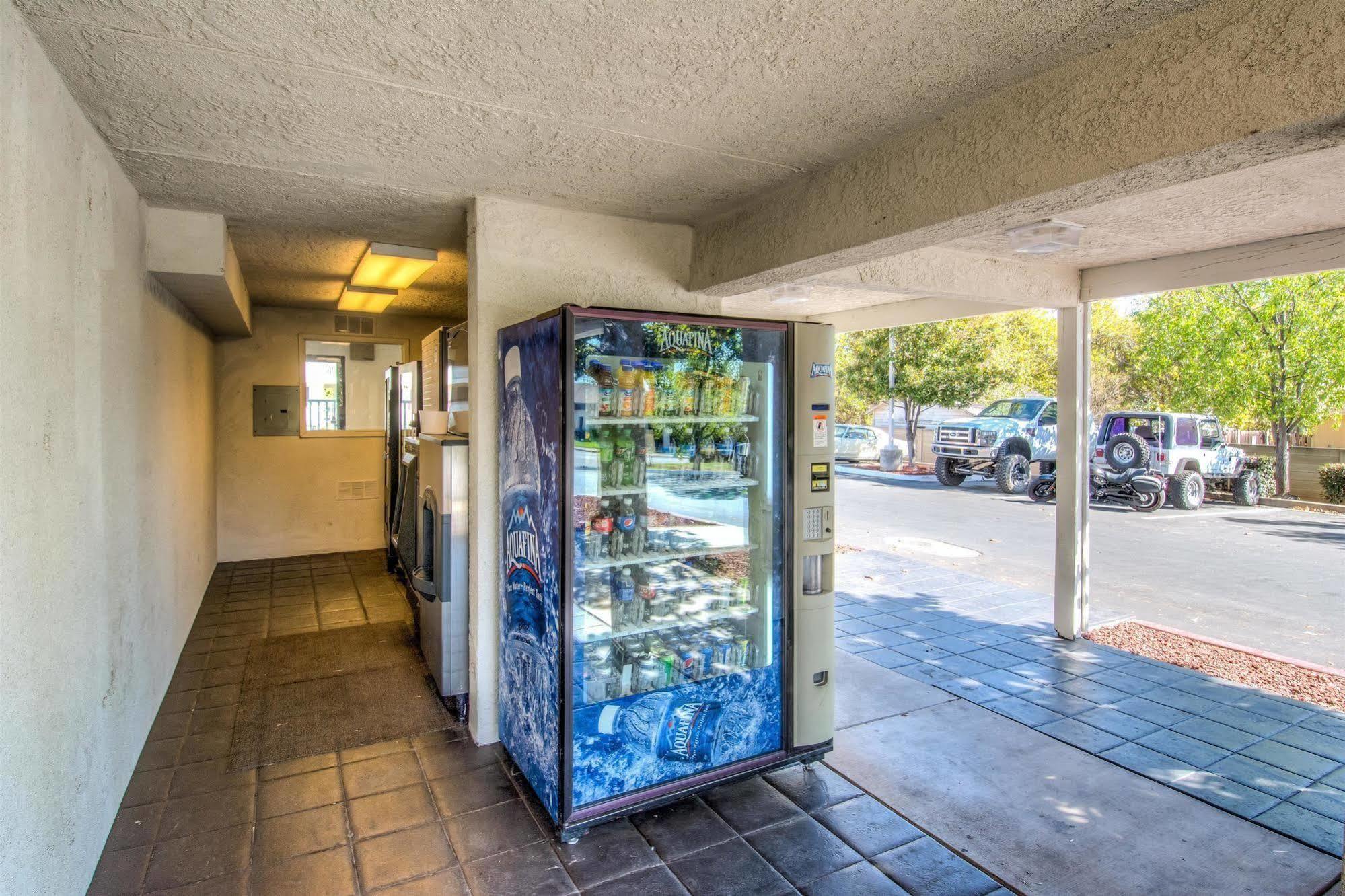 Motel 6-Redding, Ca - South المظهر الخارجي الصورة
