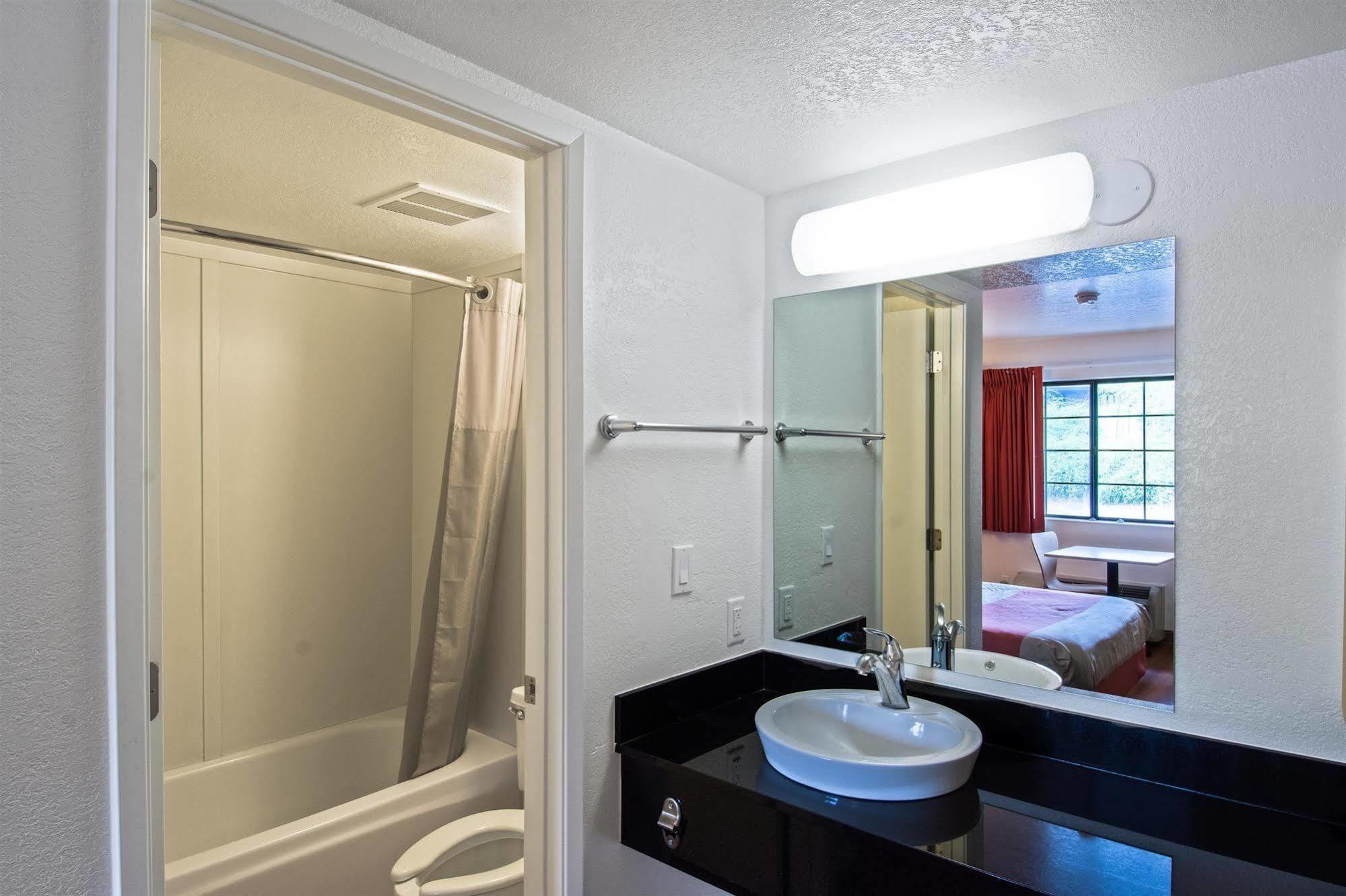 Motel 6-Redding, Ca - South المظهر الخارجي الصورة