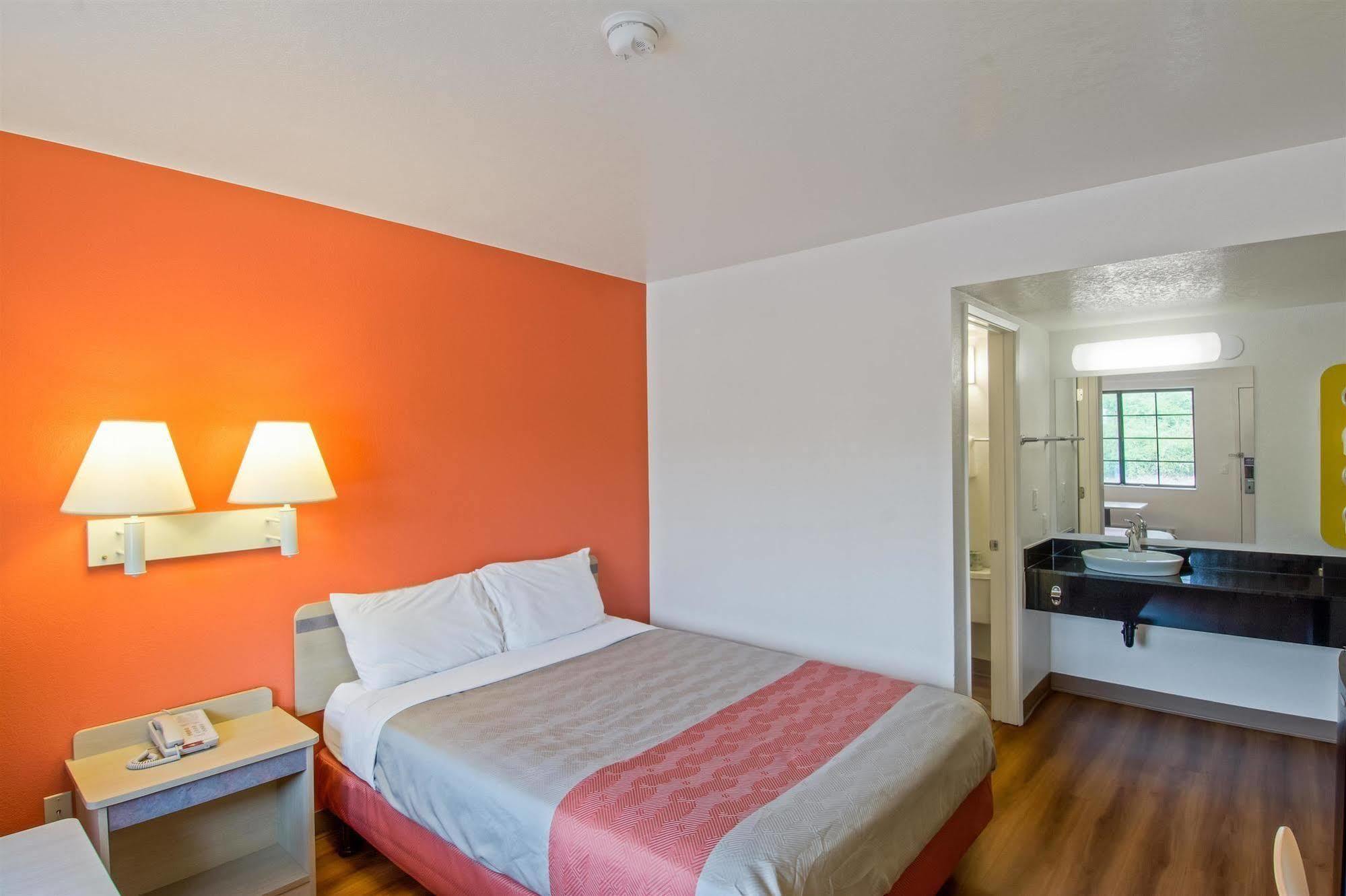 Motel 6-Redding, Ca - South المظهر الخارجي الصورة