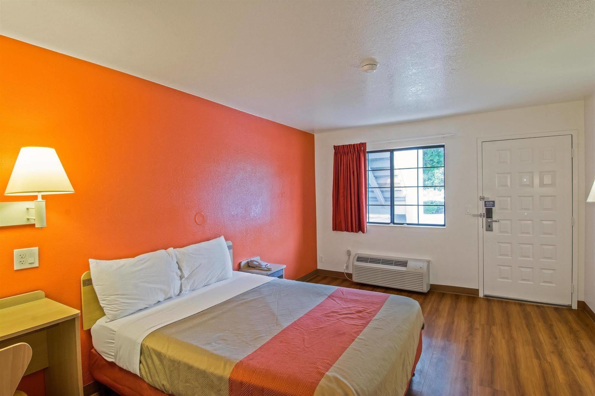Motel 6-Redding, Ca - South المظهر الخارجي الصورة