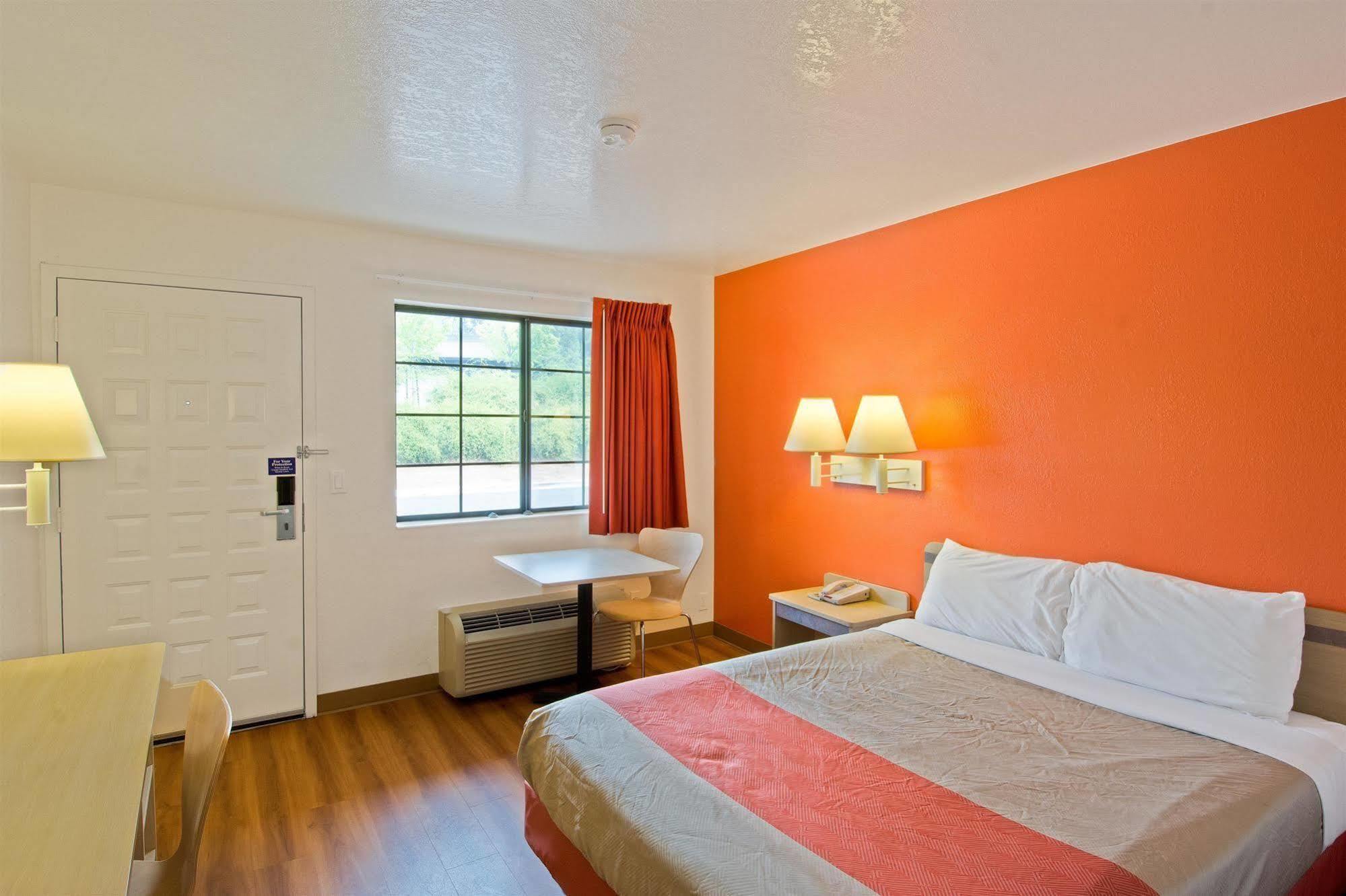 Motel 6-Redding, Ca - South المظهر الخارجي الصورة