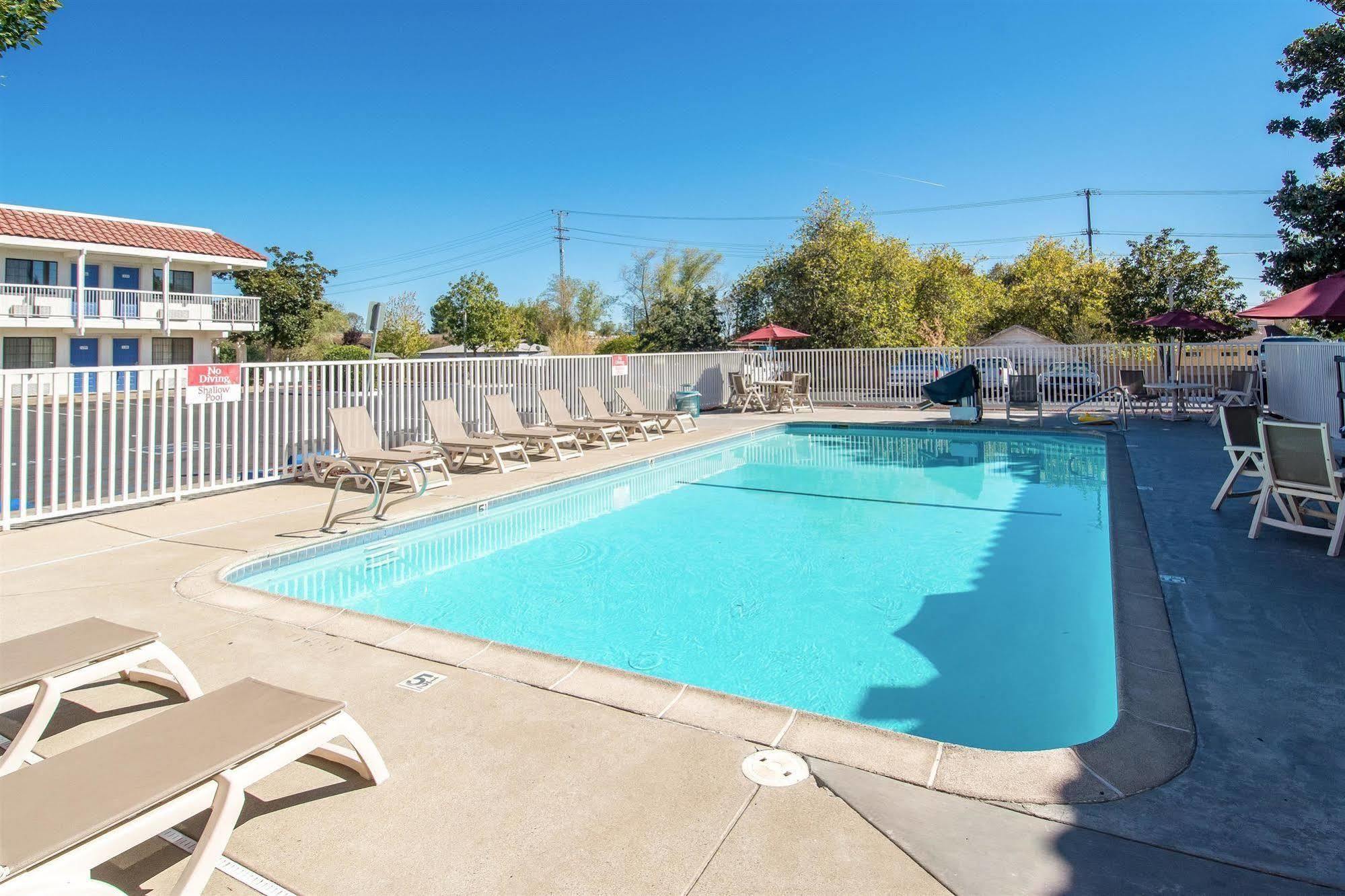 Motel 6-Redding, Ca - South المظهر الخارجي الصورة