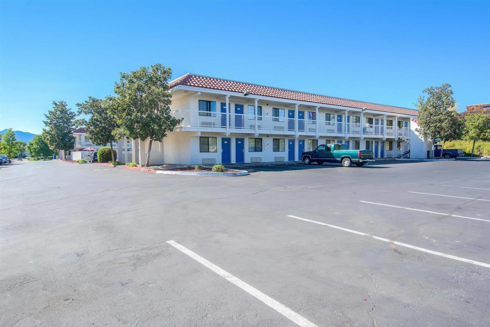 Motel 6-Redding, Ca - South المظهر الخارجي الصورة