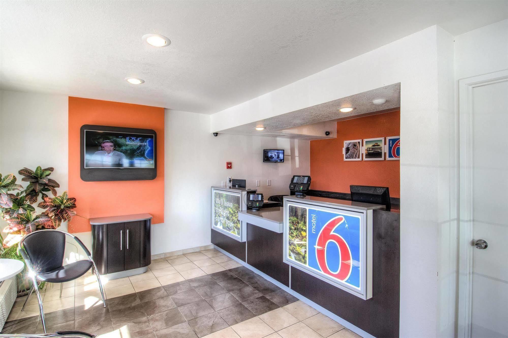 Motel 6-Redding, Ca - South المظهر الخارجي الصورة