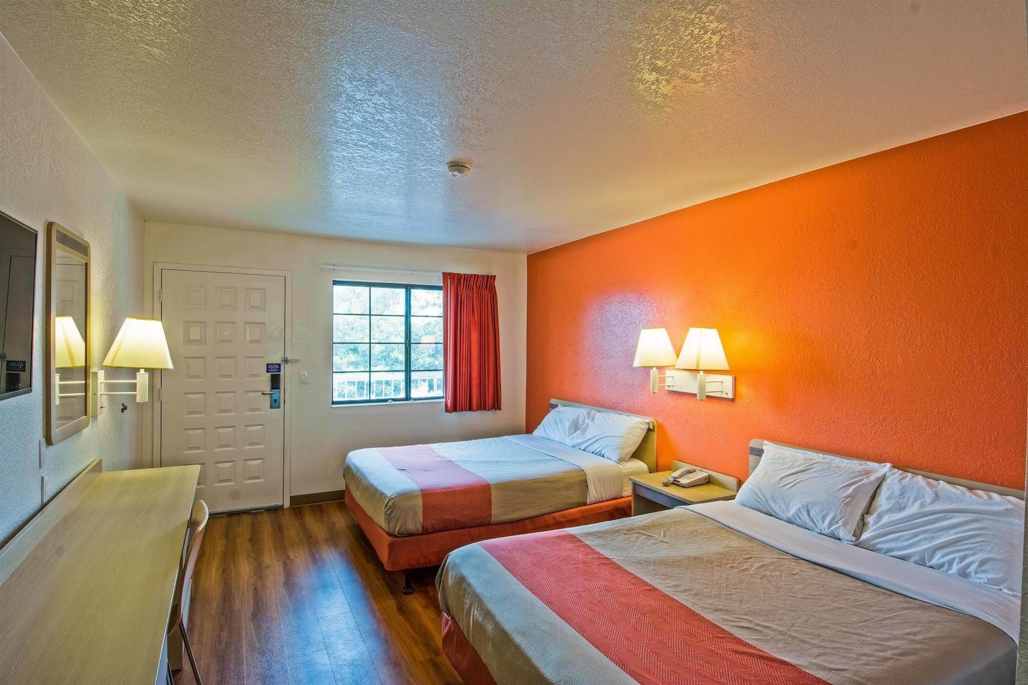 Motel 6-Redding, Ca - South المظهر الخارجي الصورة