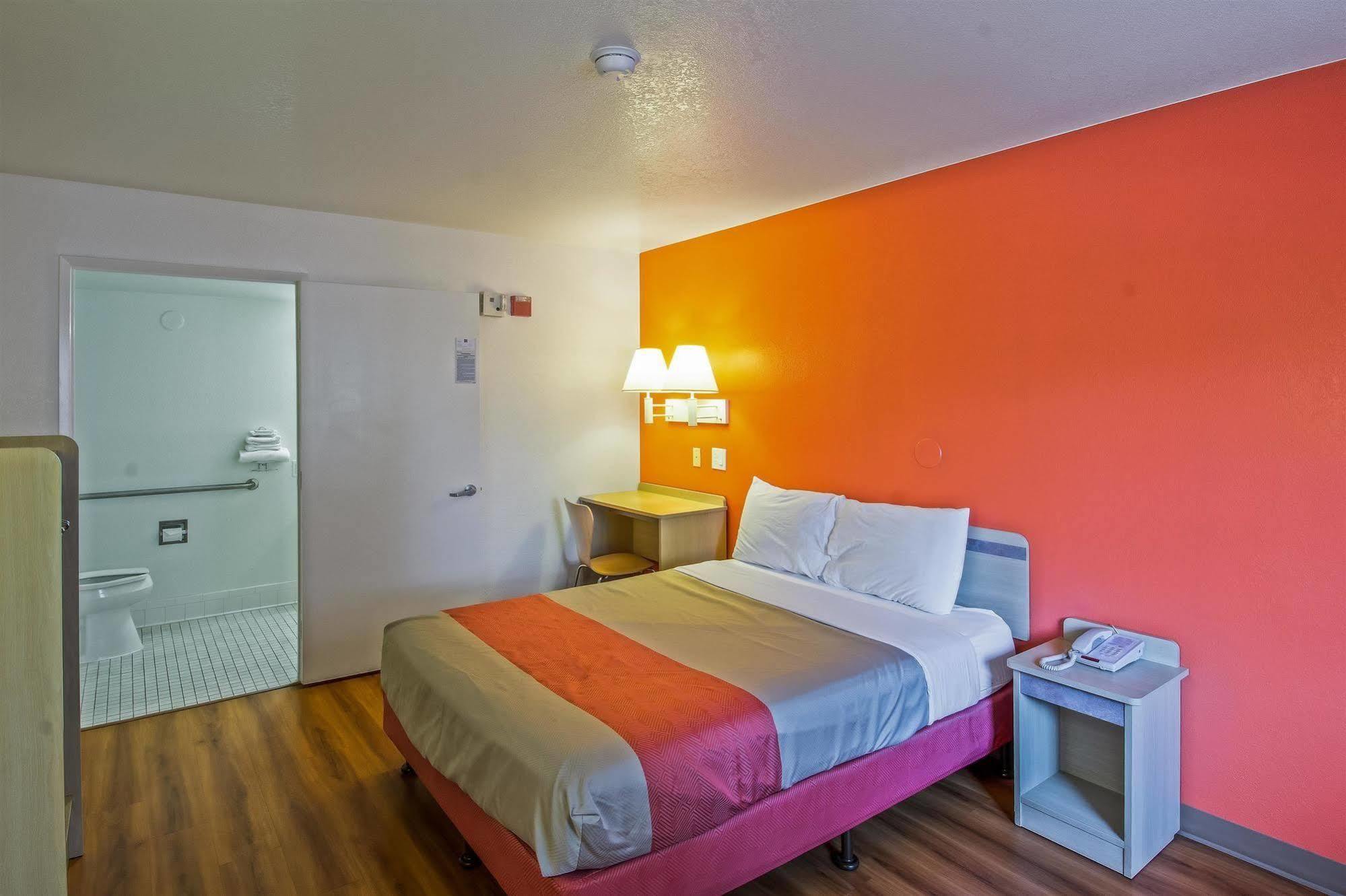 Motel 6-Redding, Ca - South المظهر الخارجي الصورة