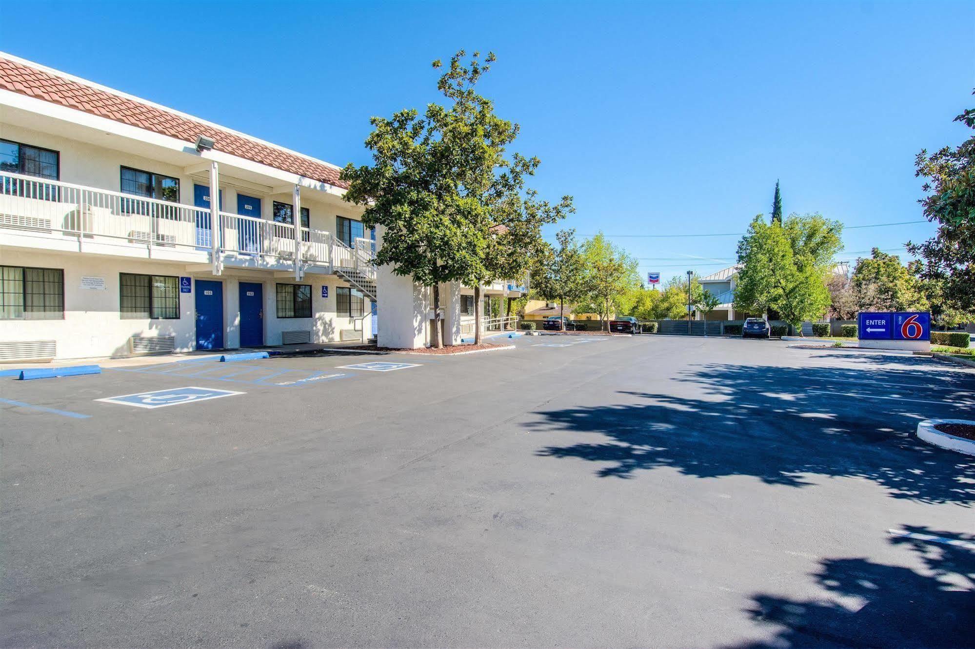 Motel 6-Redding, Ca - South المظهر الخارجي الصورة
