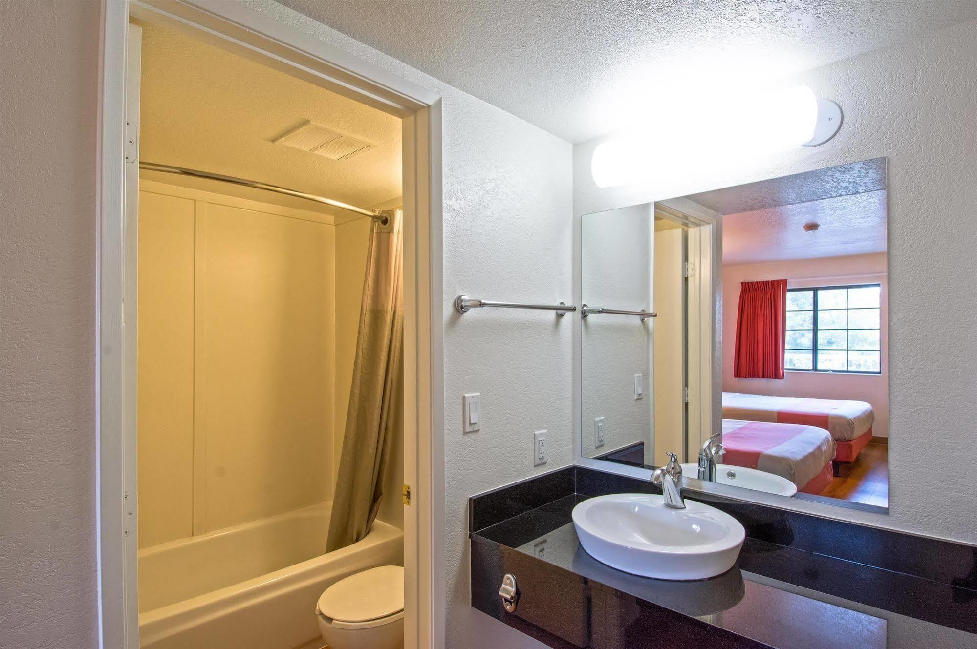 Motel 6-Redding, Ca - South المظهر الخارجي الصورة