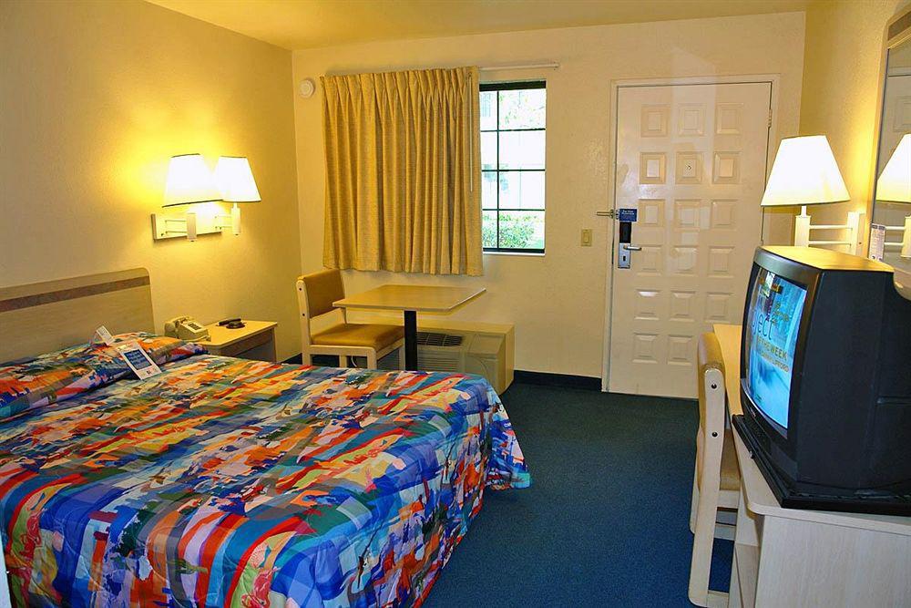 Motel 6-Redding, Ca - South المظهر الخارجي الصورة