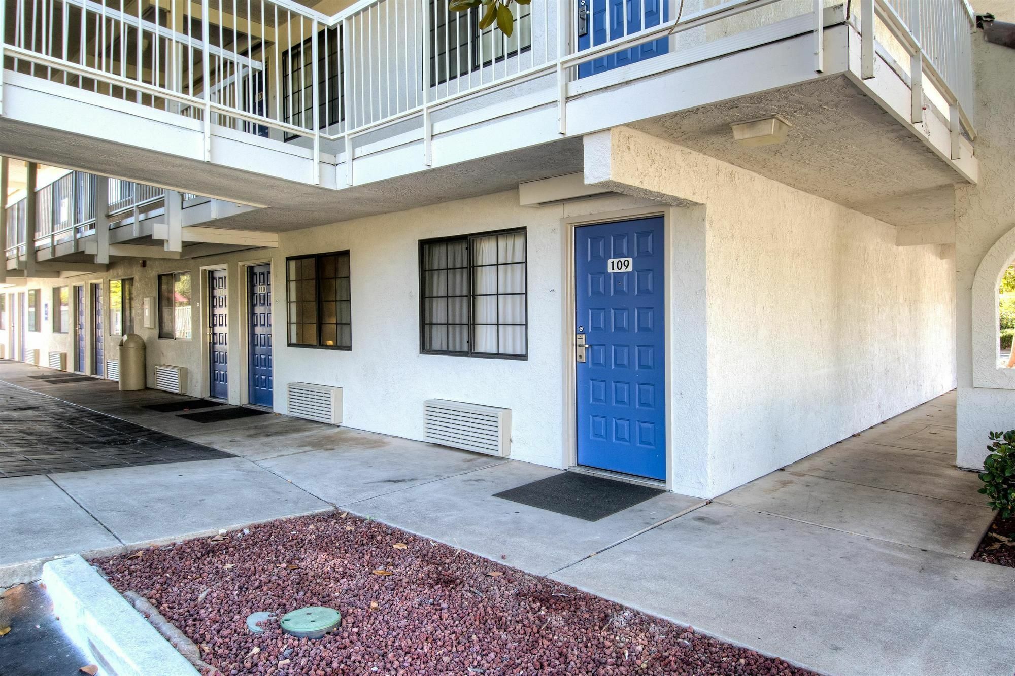 Motel 6-Redding, Ca - South المظهر الخارجي الصورة